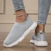 Heißer Verkauf neue ultraleichte bequeme Freizeit schuhe Frauen Socken Mund Walking Sneaker ssoft Sommer große Größe 43