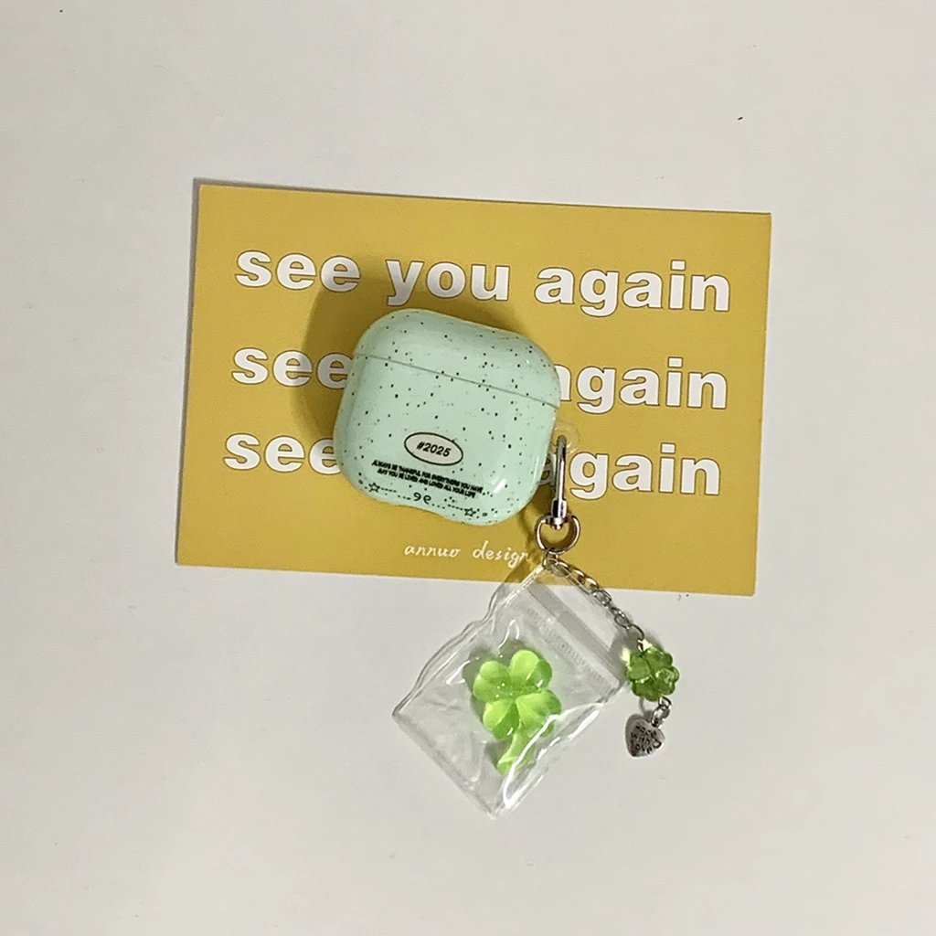 Frische sommerliche grüne Splash-Tinte Lucky Clover vierblättriges Kleeblatt-Anhänger-Kopfhörerhülle für AirPods 1 oder 2 3 4 Pro 2 Pro 3 Image