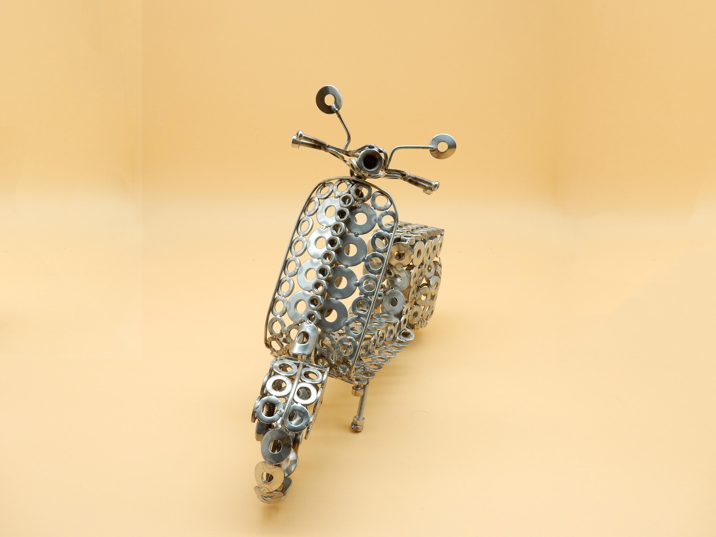 "Figura in acciaio\"vespa piaggio\" idea regalo fatta a mano,Vespa miniatura,modellino vespa,regalo appassionato vespa piaggio,vespa 50 special"