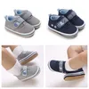 0–18 Monate Baby-Walking-Schuhe mit weicher Sohle – weiche Schuhe zum Krabbeln und Gehen mit doppeltem Verwendungszweck für Jungen, das erste Paar Wanderschuhe für n