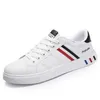 Lässige Sportschuhe für Herren, bequeme und modische große Sneakers, Slipper, vulkanisierte flache weiße Sneakers
