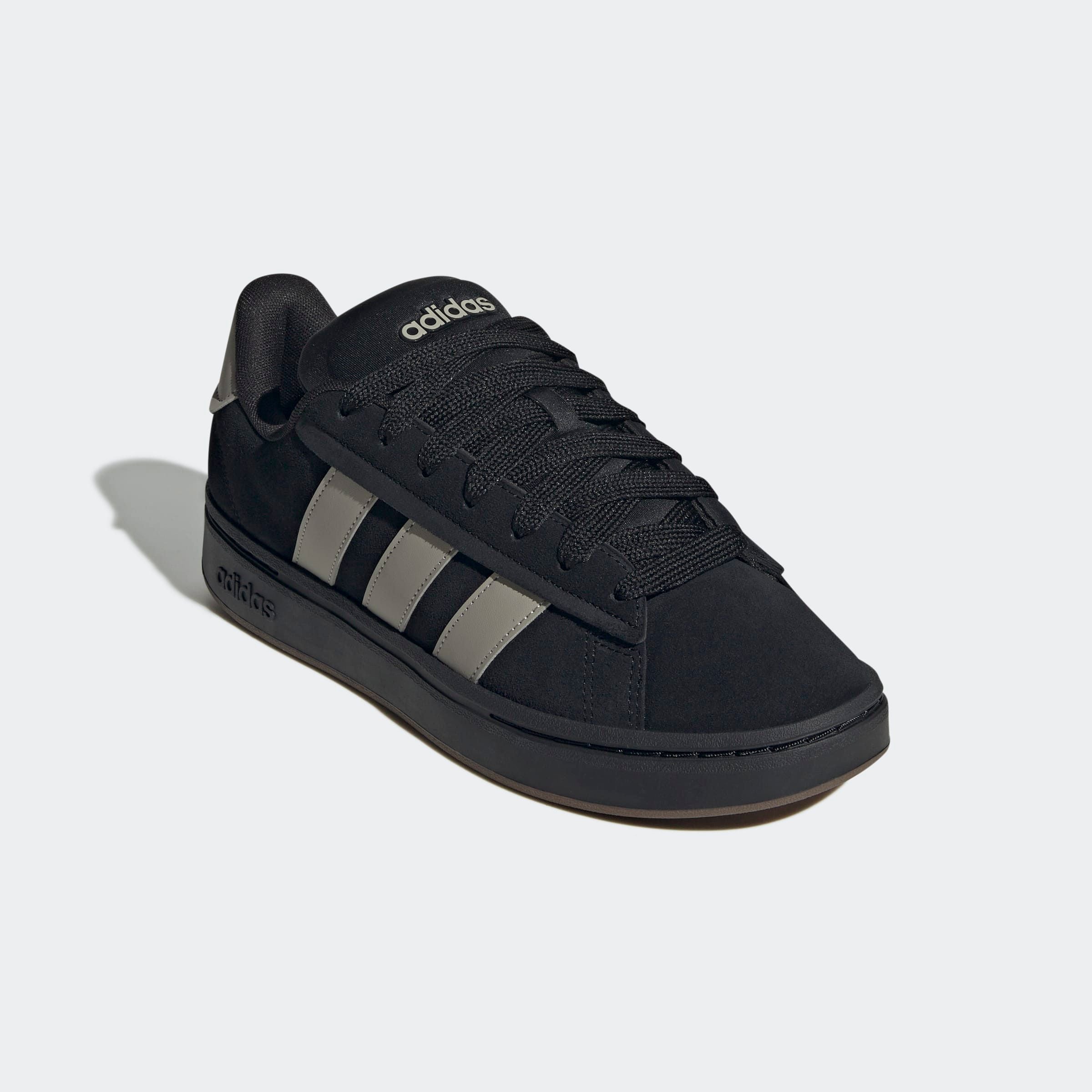 Sneaker ADIDAS SPORTSWEAR "GRAND COURT ALPHA", Herren, Gr. 42,5, schwarz (core schwarz, putty beige, gum5), Leder, Synthetik, Schuhe Sneaker, Design inspiriert vom adidas Campus 00