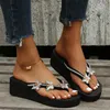 Marke Design Kristall Schmetterling Keilabsatz Flip-Flops Frauen 2025, Sommer Chunky Plattform Hausschuhe Weichen Dicken Boden Strand Sandalen