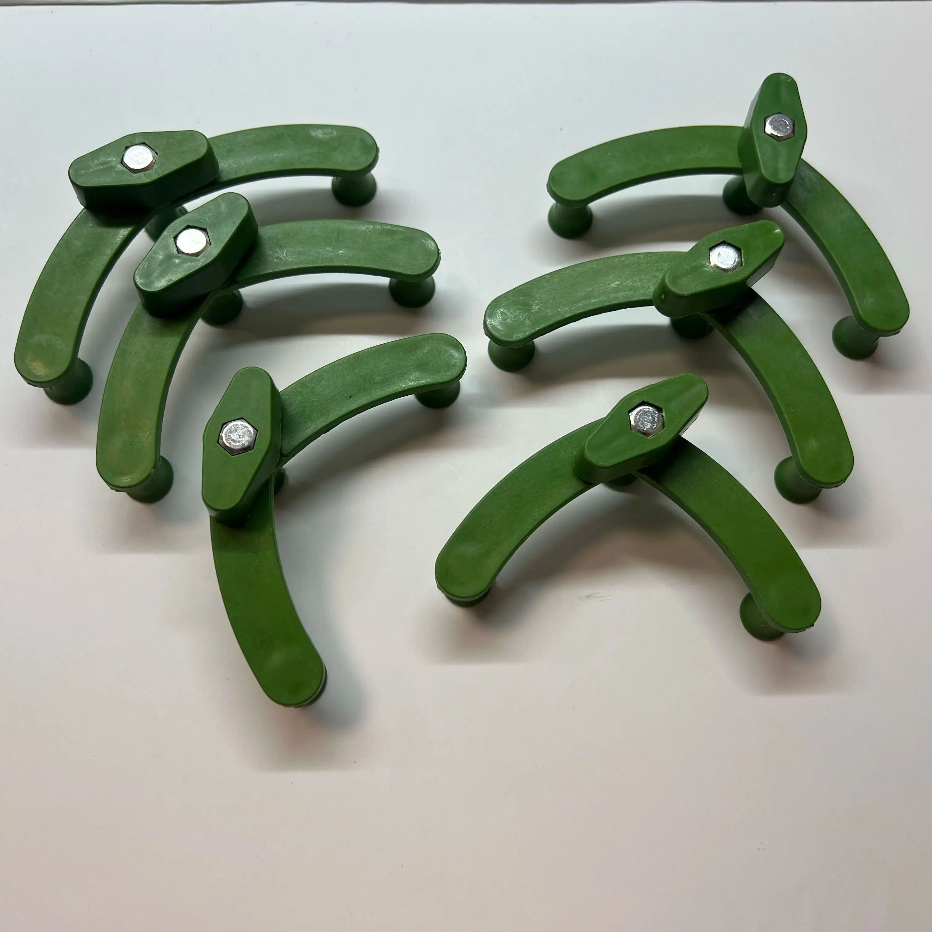 6-teiliges Pflanzenbieger-Set 360 ° Verstellbarer Zweigbiegehalter, wiederverwendbare Abzieher-Clips für Bonsai- und Gartenstyling Image