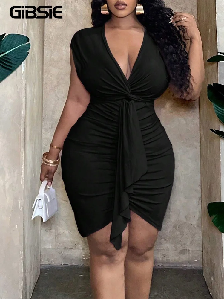 GIBSIE Plus Size Nero Frontale Torsione Profondo Scollo A V Vestito Sexy 2025 Donne di Estate di Modo Del Partito Del Club Elegante Hip Wrap Abiti Corti
