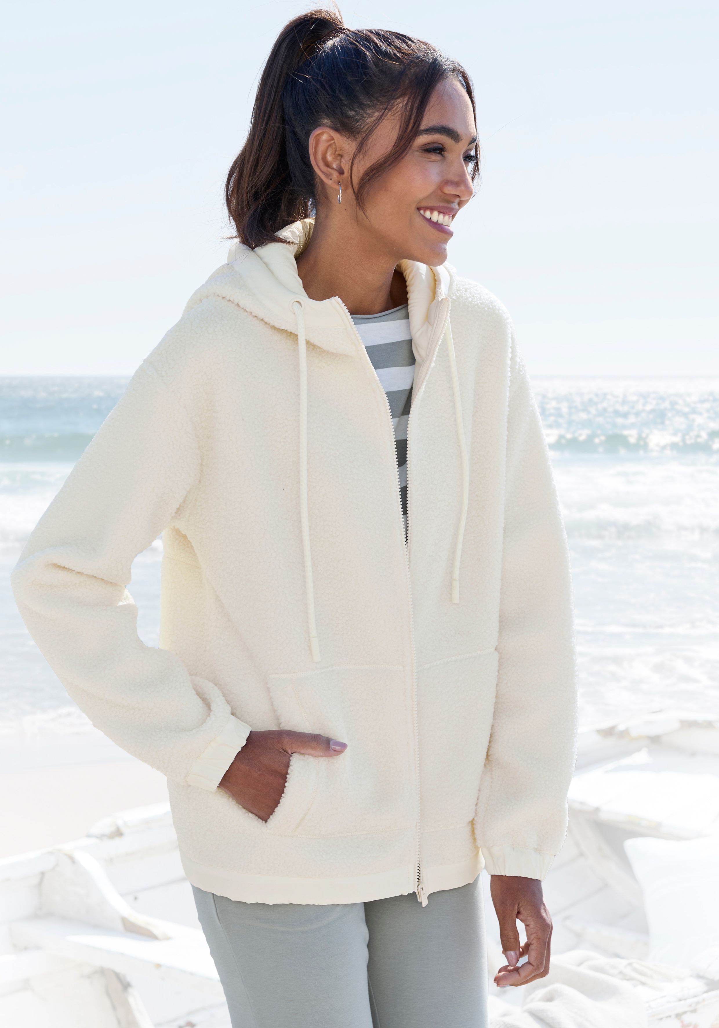 Fleecejacke ELBSAND, Damen, Gr. 38, beige (creme), Fleece, Obermaterial: 100% Polyester, unifarben, gerade hüftlang, Bündchen, Jacken Fleecejacke, Übergangsjacke aus Teddy-Fleece mit verstellbarer Kapuze