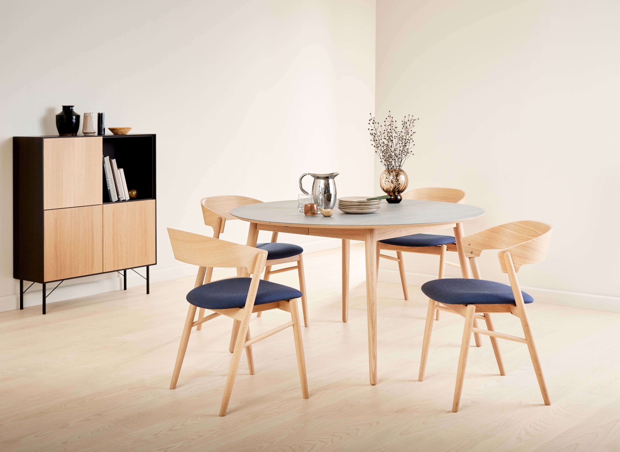 Esstisch HAMMEL FURNITURE "Meza Designtisch mit Auszugsfunktion und 2 Einlegeplatten", grau (, natur, grau keramik, natur, grau keramik), B:135cm H:74,5cm T:135cm, Tischplatte: Keramik. Eingenlegeplatten: Weißpigmentiertes, matt lackiertes... Image