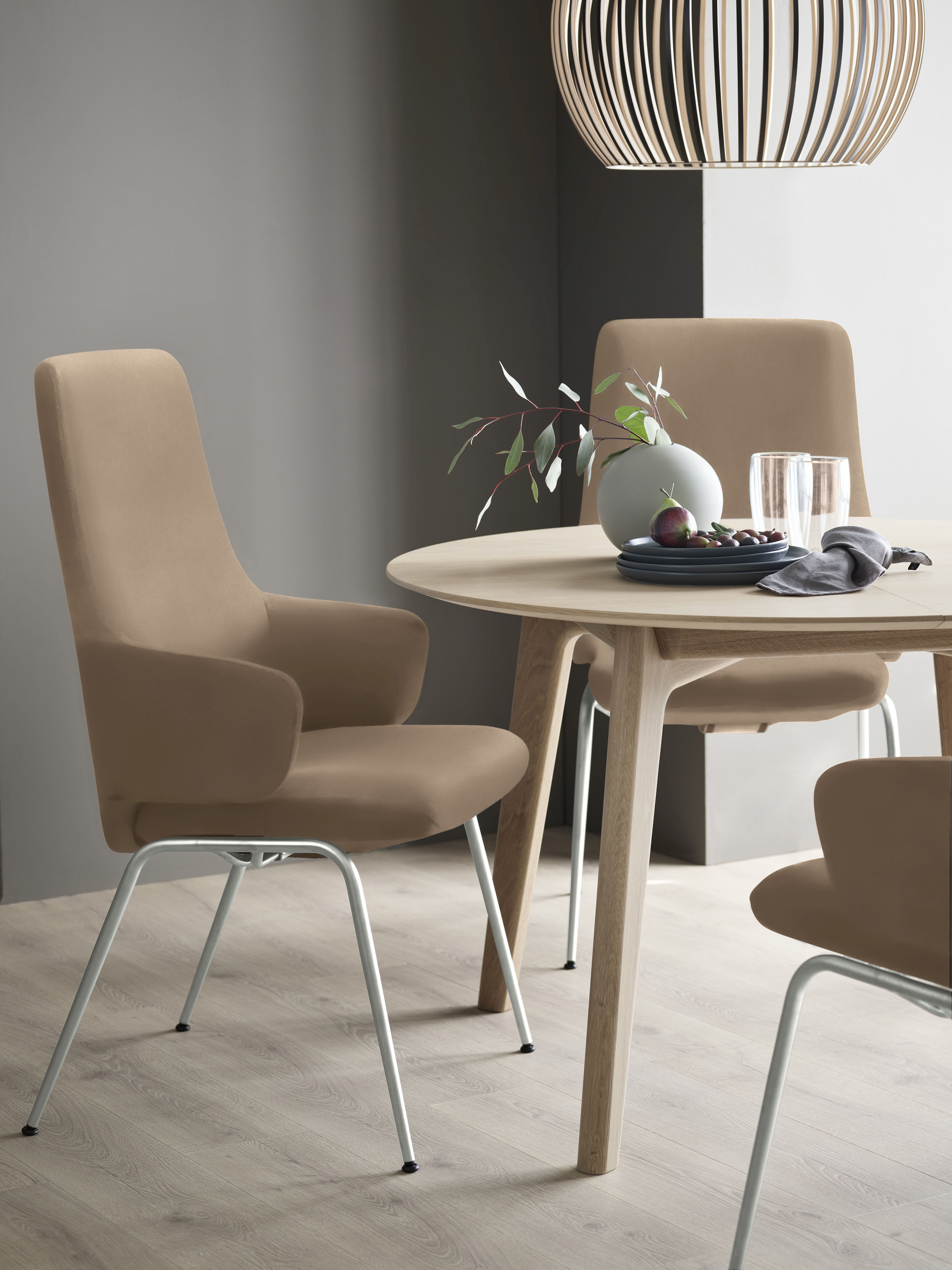 Polsterstuhl STRESSLESS "Laurel", braun (latte batick, schwarz matt), B:58cm H:105cm T:60cm, Leder BATICK: BATICK ist ein leicht korrigiertes, durchgefärbtes und genarbtes Möbelleder, bei dem die meisten Unebenheiten und Spuren in der Regel entfernt...