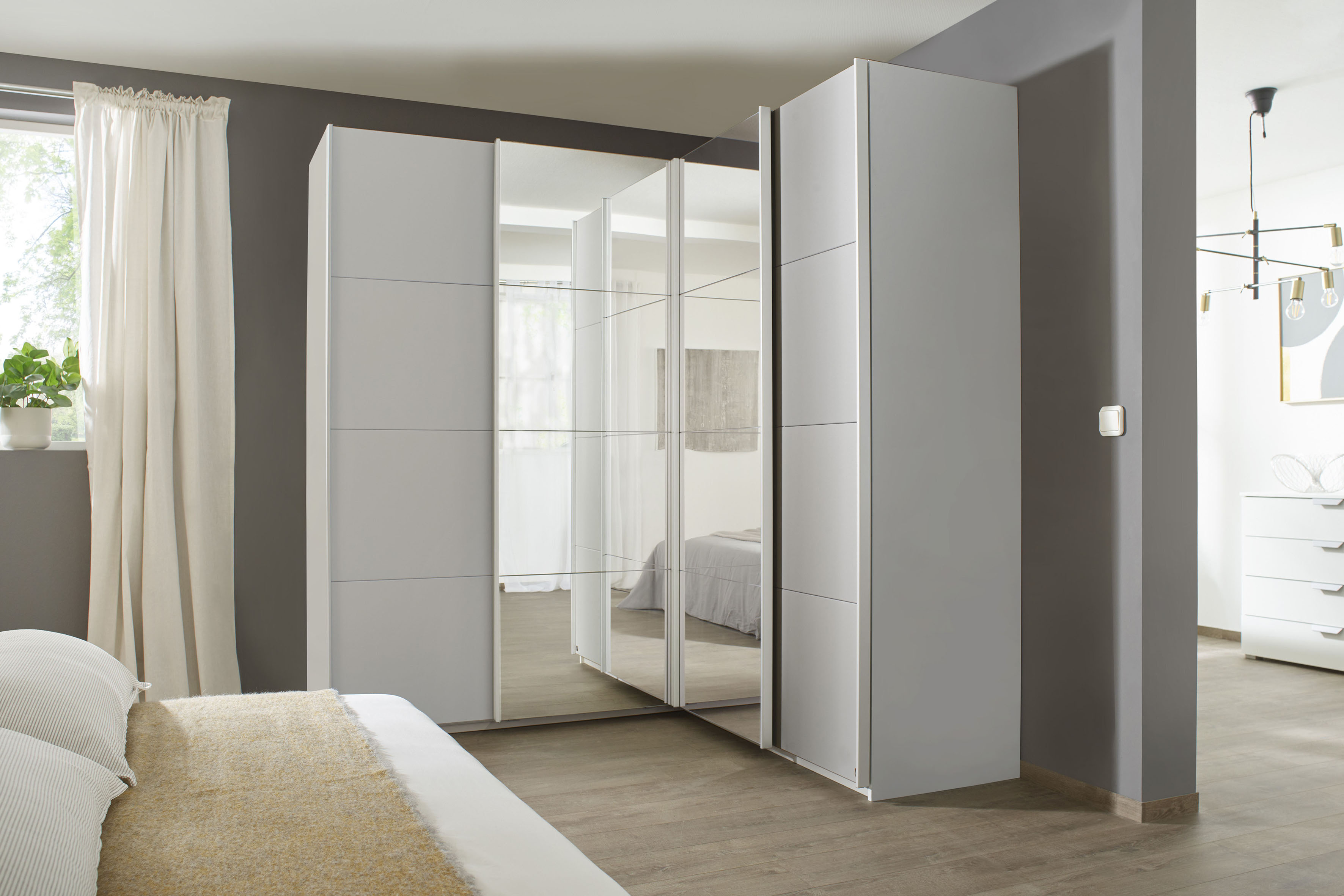 Schwebetürenschrank RAUCH "Quadra", grau (seidengrau), B:181cm H:229cm T:187cm, Holzwerkstoff, Schränke, Schwebetürenschrank, Eckschrank inkl. Türendämpfer, mit Spiegeltüren