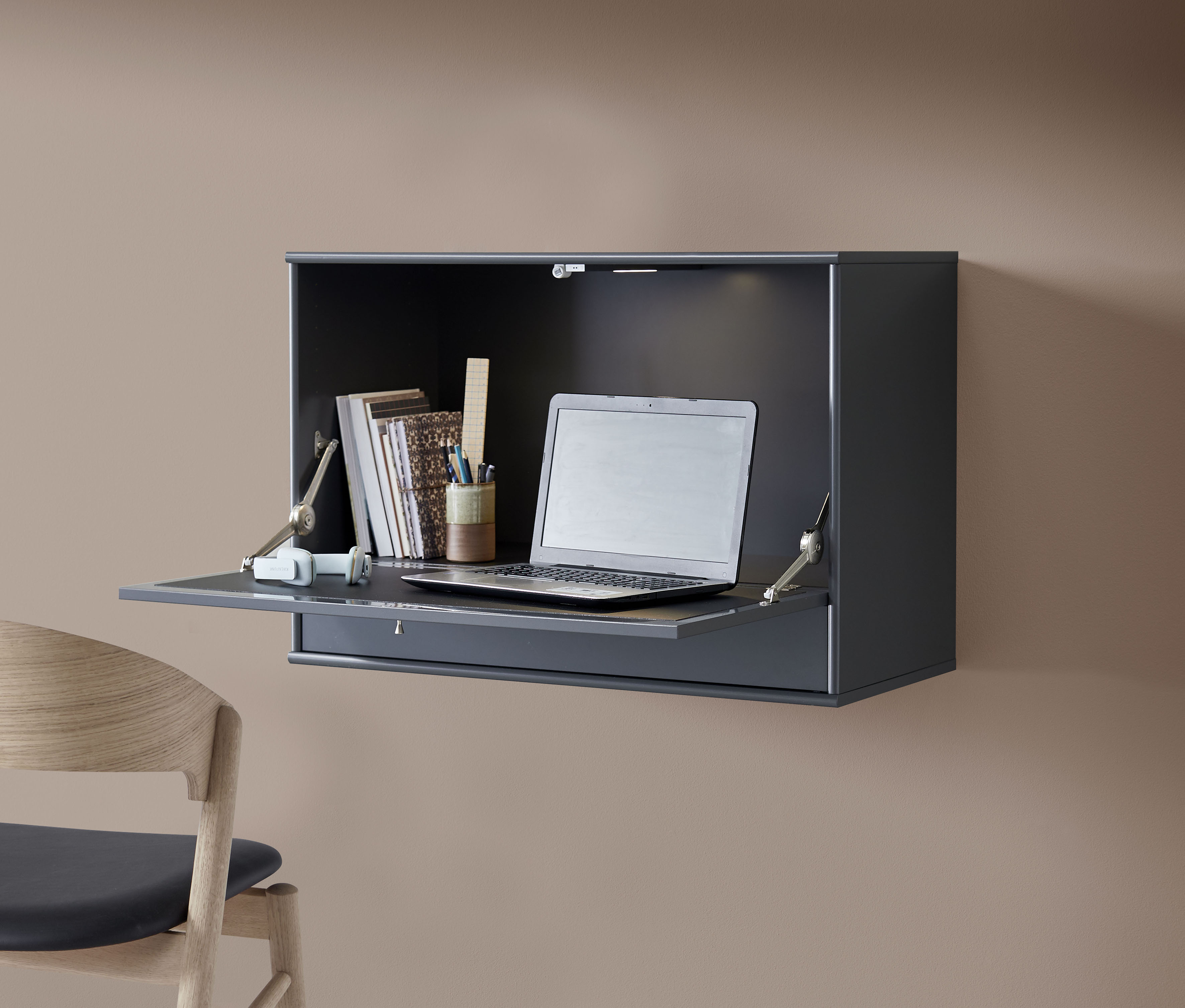 Schreibtisch HAMMEL FURNITURE "Mistral Bürotisch, Arbeitstisch, Tisch, Computertisch", grau (graphit), B:89cm H:61cm T:42cm, Tische, mit LED Spot, B: 89 cm, Designmöbelserie Image