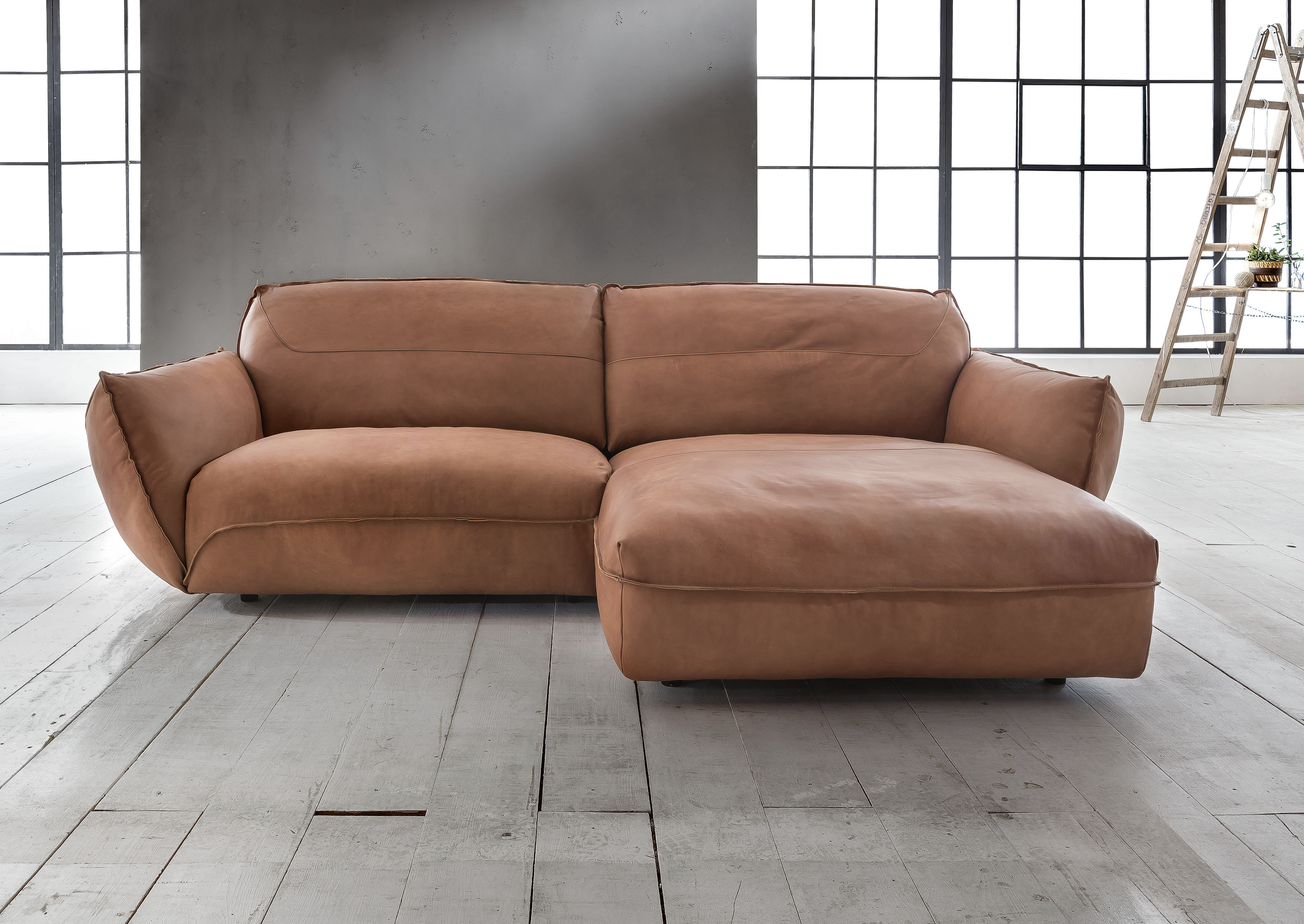 Ecksofa BETYPE "Be Type Be Chilled, Mega Sofa, Bezug: hochwertiges Anilinleder, L-Form", braun (cognac), B:280cm H:85cm T:180cm, AnilinLEDER Pallino gewachst (echtes Rindsleder) Das von südamerikanischen Rindern stammende Anilinleder wird in Fässern...