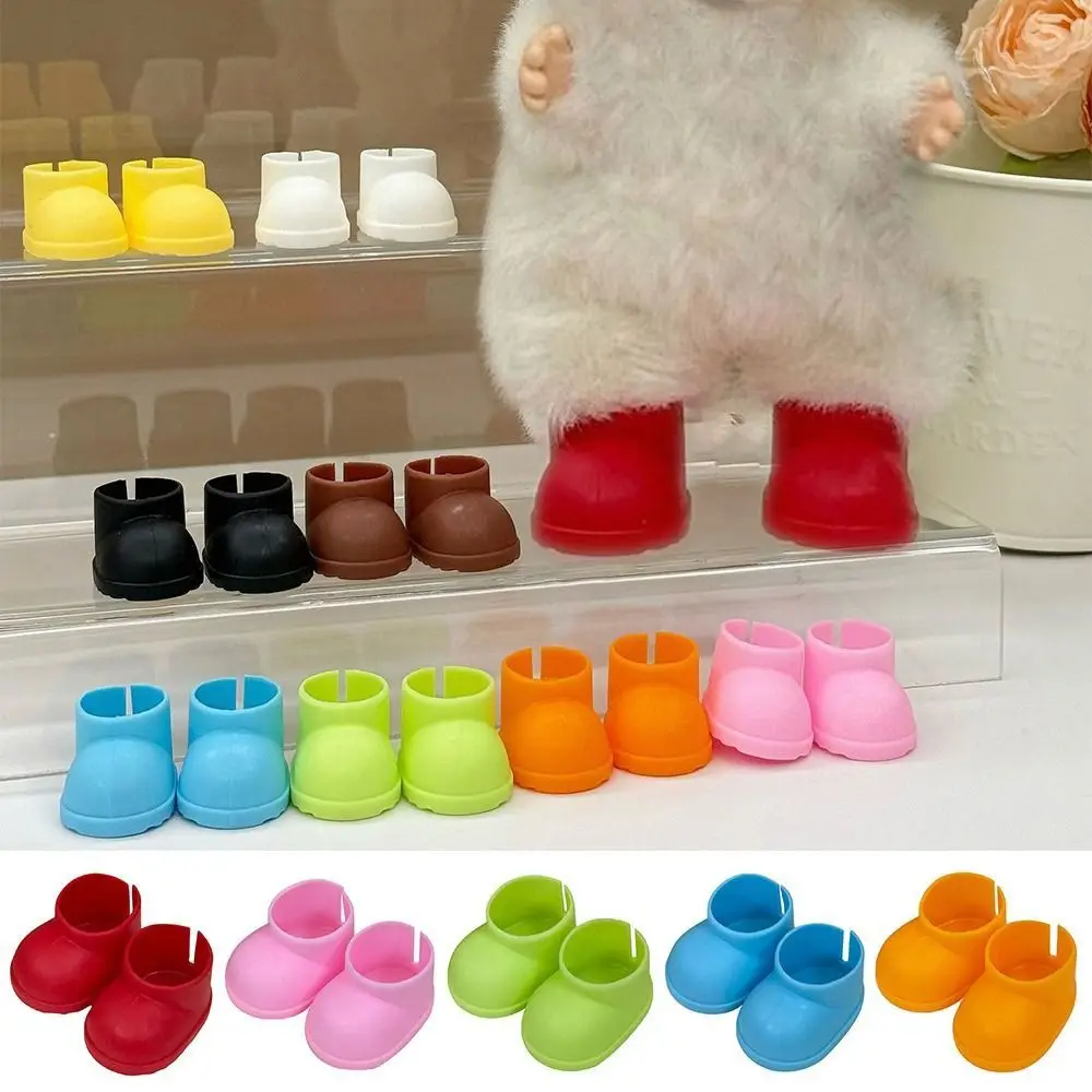 Lustige und stilvolle Schuhe für 17 cm große Accessoires. Schuhe für Spielzeitpuppen können Hausschuhe tragen