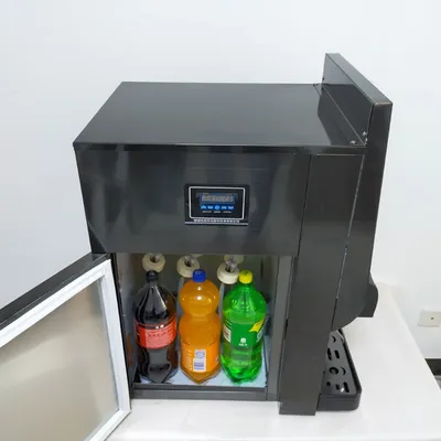 Large-capacity Automatic Beverage Vending Machine Three-valve Freshly Squeezed Juice Beverage Machine Cola Beverage Machine