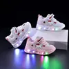 Kinder Freizeitschuhe Mädchen Led Licht Cartoon PU Leder Mode Sport Schuhe mit flachem Boden Atmungsaktiv Weiß Rosa Größe 21-30