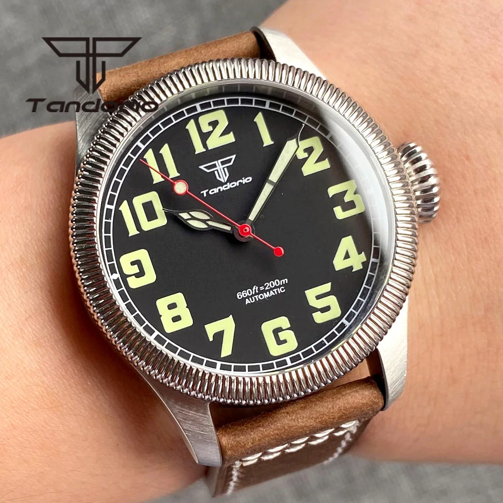 Tandorio Vintage mechanische NH35 geriffelte Lünette 39 mm Tauch-Herren-Pilot-Automatikuhr 20 bar große Schraubkrone Saphirleder Lume