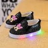 Disney Mickey Maus Freizeitschuhe Herbst neue helle Lichter Jungen Mädchen leuchtende Pailletten Schuhe LED-Blitz Kinderschuhe