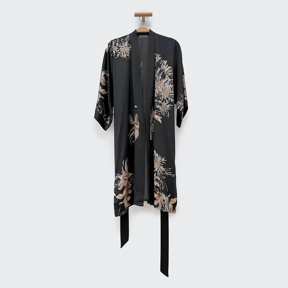 KIM+ONO Kimono Robe | Washable Silk Yuri Short Kimono Robe | Washable Silk | Ebony | Short