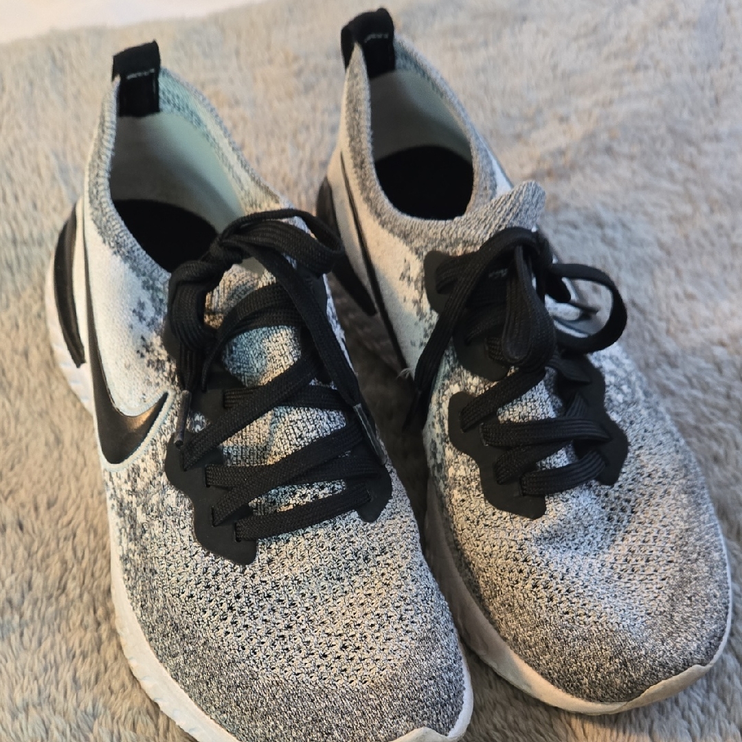 Nike Shoes | Grey And Black Nike Tennis Shoes Slip On Size 8 | Color: Black/Gray | Size: 8