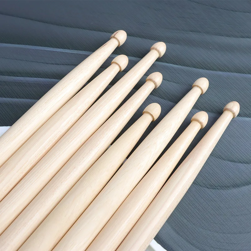 Ein Paar 5A/7A Drumsticks für Anfänger, glatt, ohne Grate, Jazz-Sticks, leistungsspezifische Übungs-Drumsticks, erstklassiges Ahorn Image