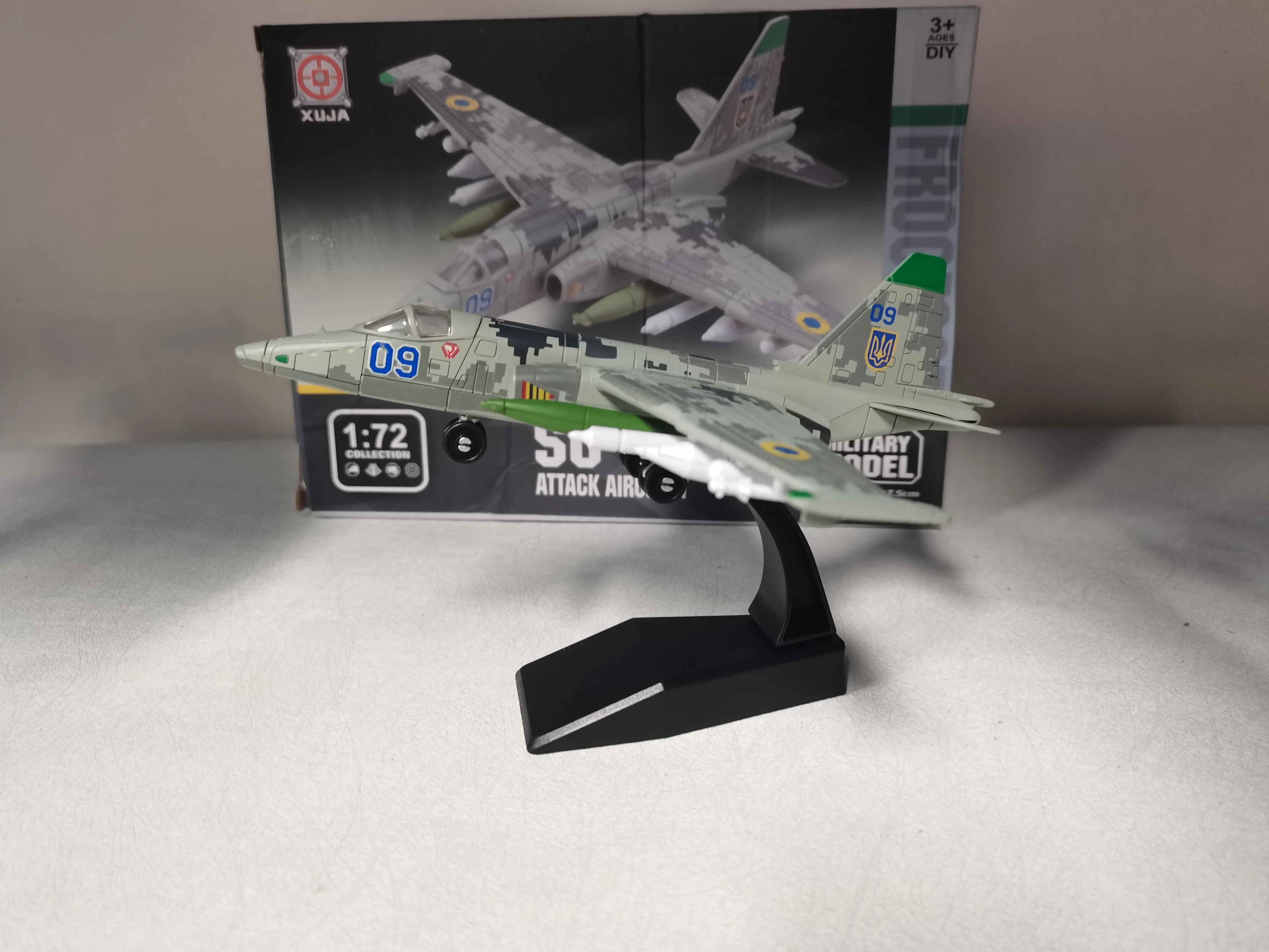 1/72 Modellflugzeug-Bausatz, Militärmodell, russische Luftwaffe, Su-25 Frogfoot, ABS-Kunststoff, Modellflugzeug, Bausteine Image