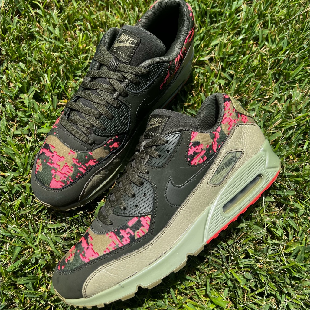 Nike Shoes | Clean Nike Size 13 Mens Air Max 90 Khaki Camo Shoes 2018 | Color: Cream/Green | Size: 13
