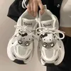 Echte Bilder Hallo Kitty Pochacco 2025, neue Studenten-Leinwandschuhe, einzigartiges Design, lässig, weiß, Frühling, Herbst, Winter, Damenschuhe