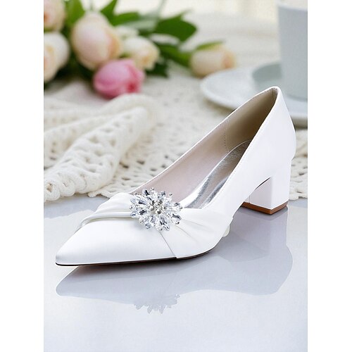 Champagnerfarbene Brautjungfernschuhe für Damen – elegante Pumps mit spitzer Zehenpartie, niedrigem Blockabsatz und Strassverzierungen für die Hochzeitsgesellschaft Image