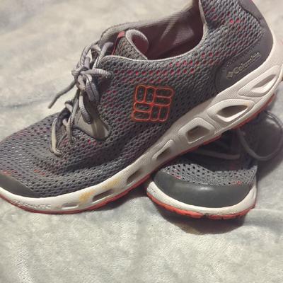 Columbia Shoes | Columbia Techlite Drainmaker Iiigray And Red Athletic Shoes With Breathable Mesh | Color: Gray/Red | Size: 12