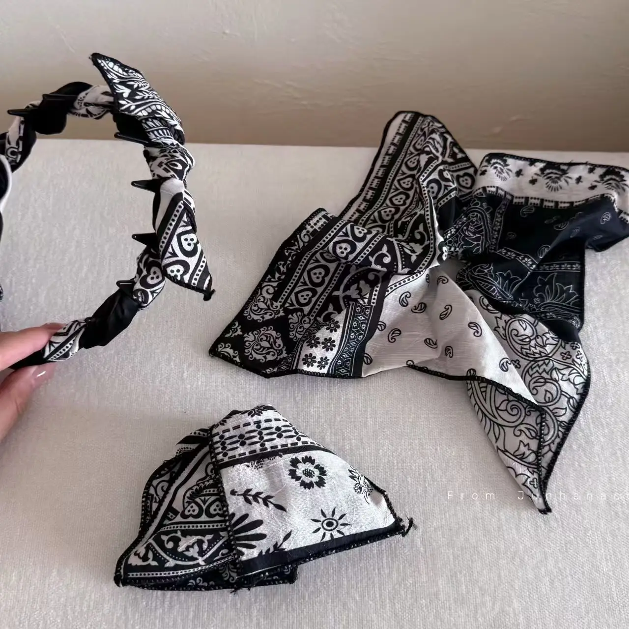 1/3 Stück Retro-bedruckter High-End-Clip mit dreieckigem Griff, neues Hai-Retro-Stirnband, quadratischem Schal, Stirnband, Haar-Accessoire Image