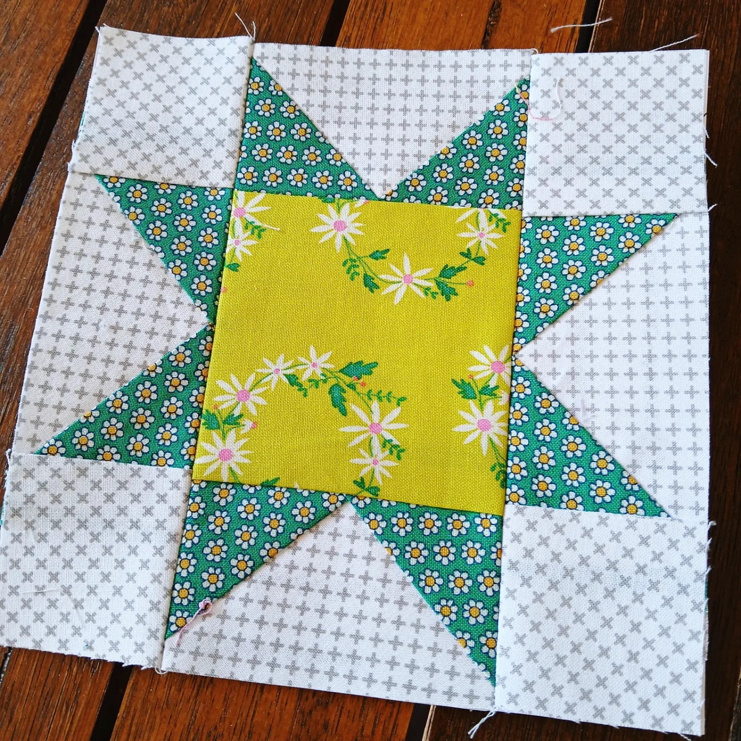Modello per blocco trapuntato Sawtooth Star FPP Foundation Paper Piecing, download digitale
