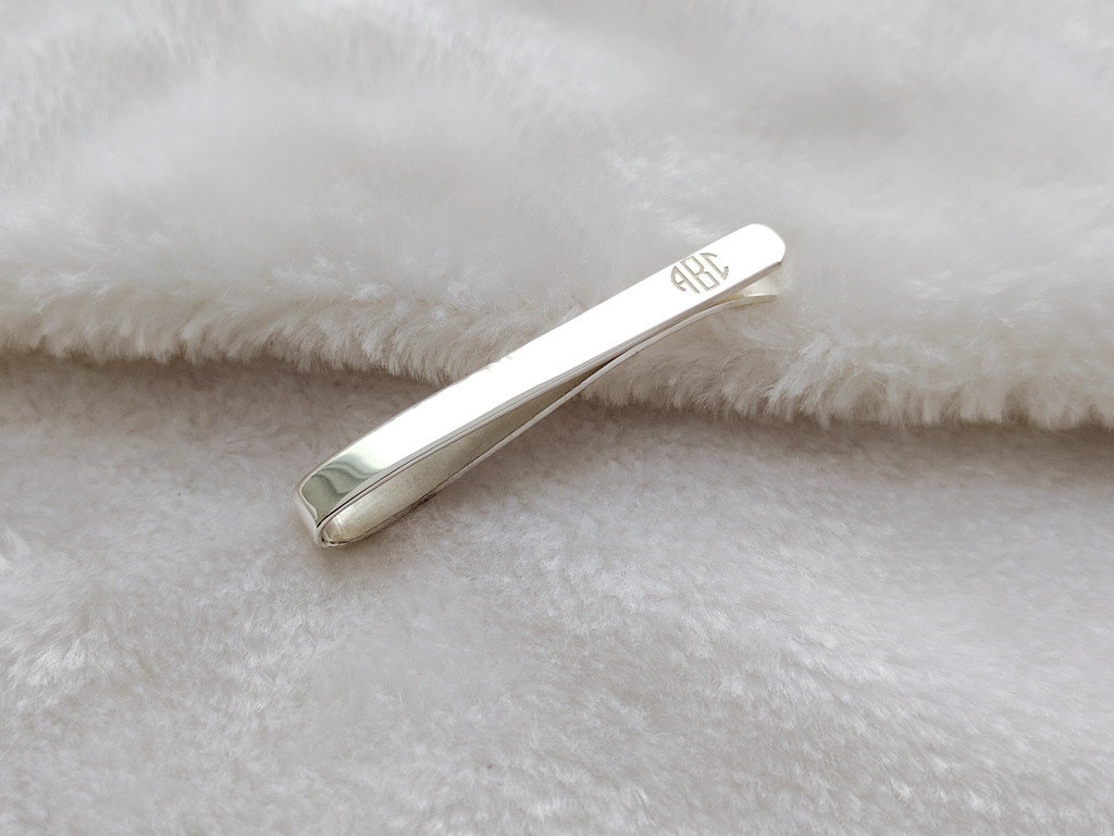 Fermacravatta personalizzato per lo sposo, fermacravatta con monogramma in argento, fermacravatta personalizzato per matrimonio, fermacravatta inciso,