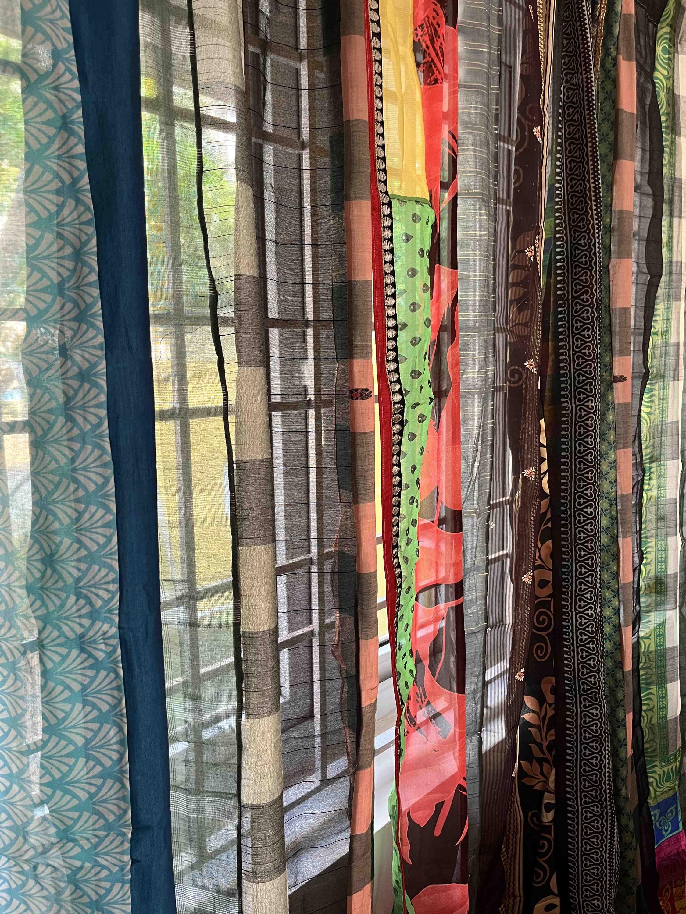 Tende sari multicolori, tende sari riciclate fatte a mano con strisce sari, tende hippie trasparenti per finestre e porte, decorazioni per la casa in