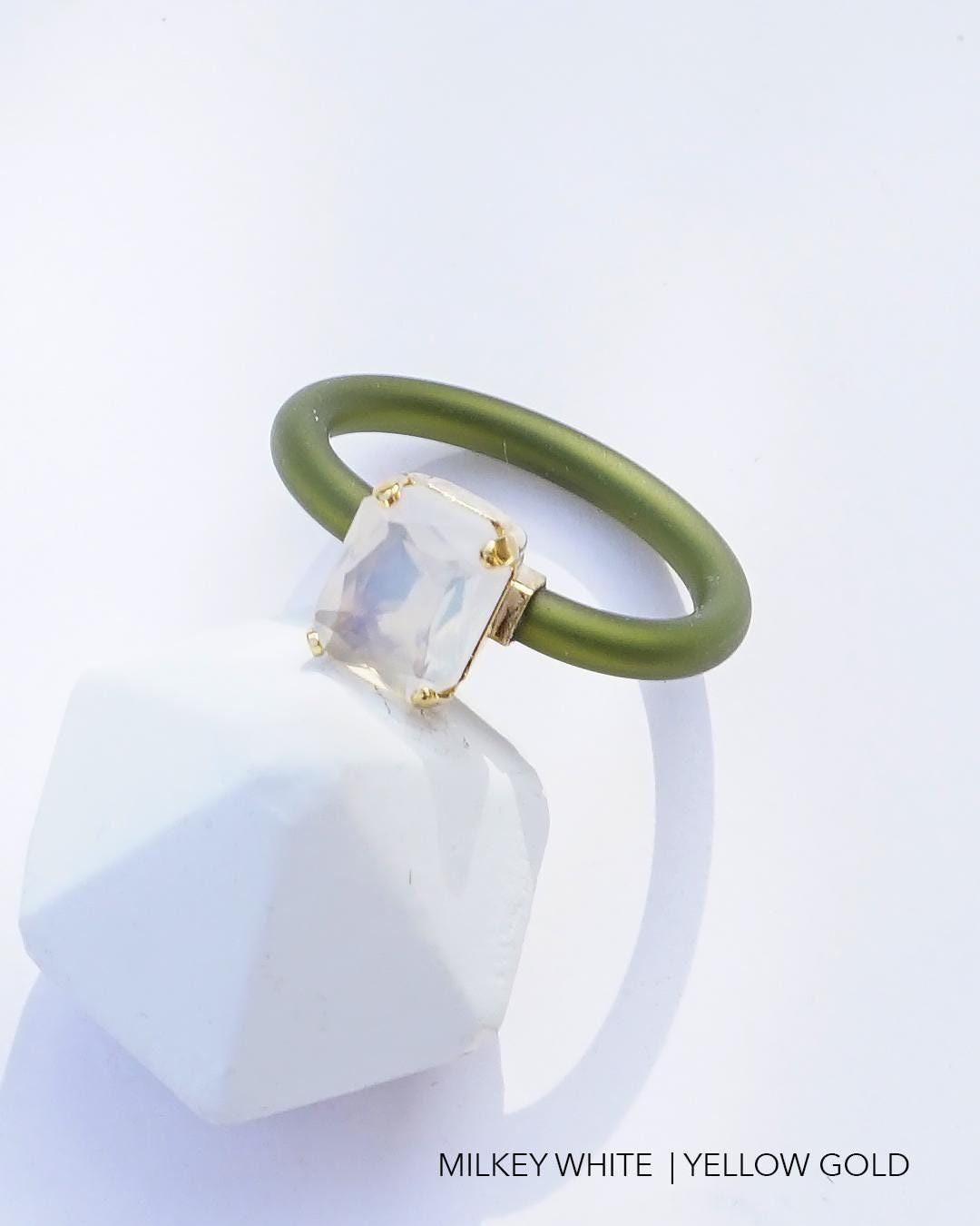 Anello in silicone con pietra, anelli in gomma, anello in silicone unico, anelli in silicone verde, anello con taglio smeraldo, anelli in silicone per
