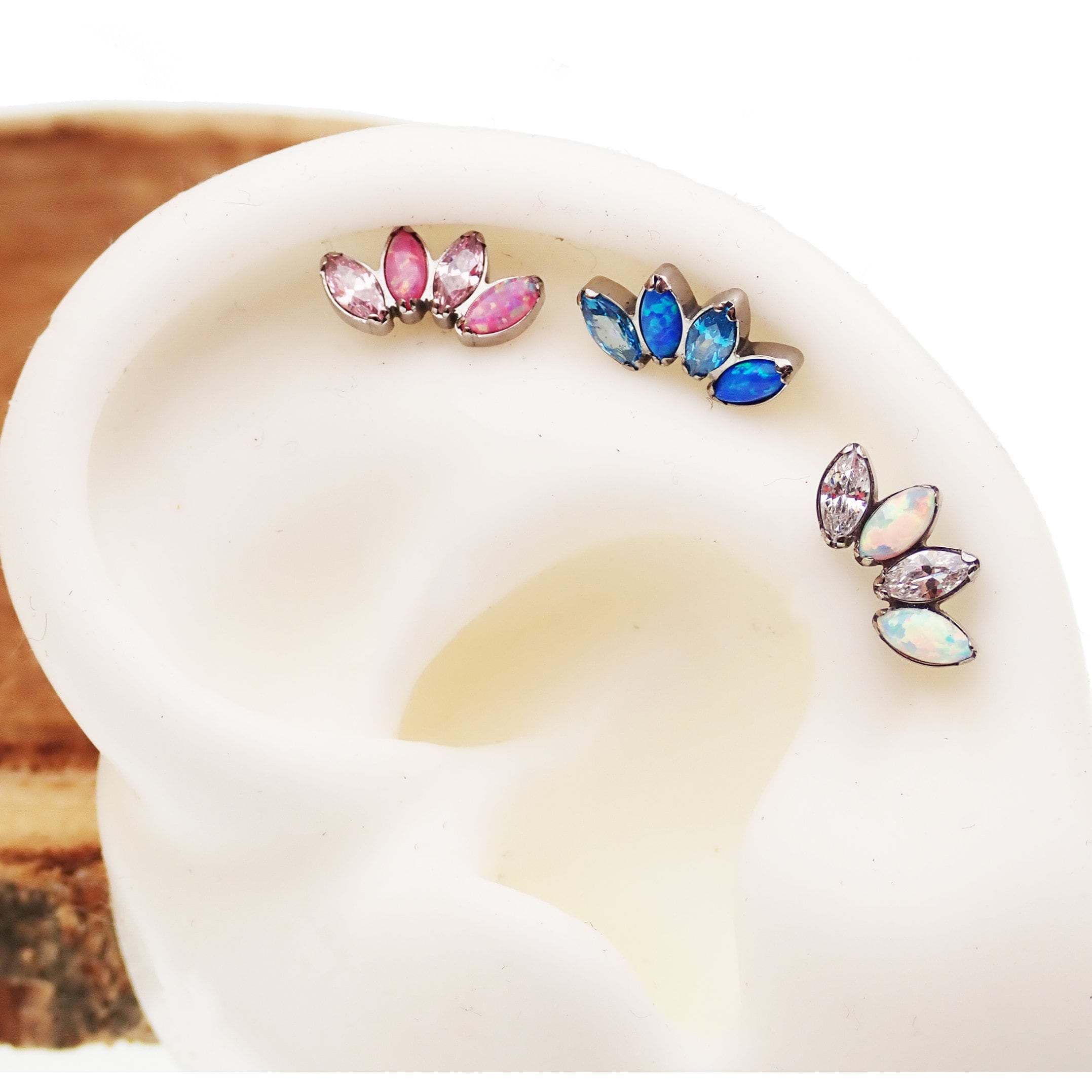 Piercing Flatback in titanio con filettatura interna, opale e zirconi cubici, 18g, 16g, 14g. Opale di fuoco, elice, conchiglia, flat, piercing alla ca