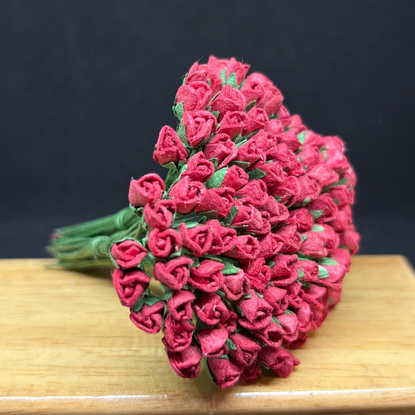 Mini rosa di carta di gelso da 4 mm, fiore di carta in miniatura, mini fiore di rosa, fiore di carta per casa delle bambole, rosa in miniatura, rosa p
