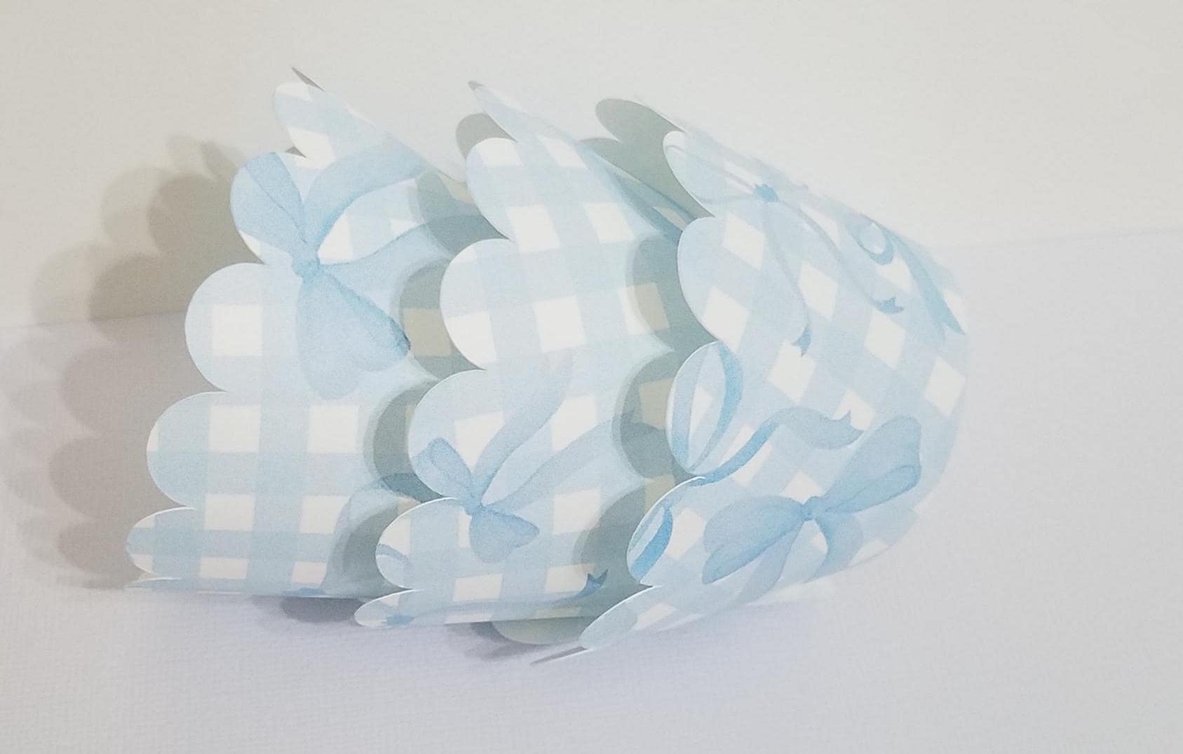 Involucri per cupcake, involucri per cupcake a quadretti blu e fiocchi, decorazioni a quadretti blu, festa a quadretti blu, fiocchi blu, quadretti e f