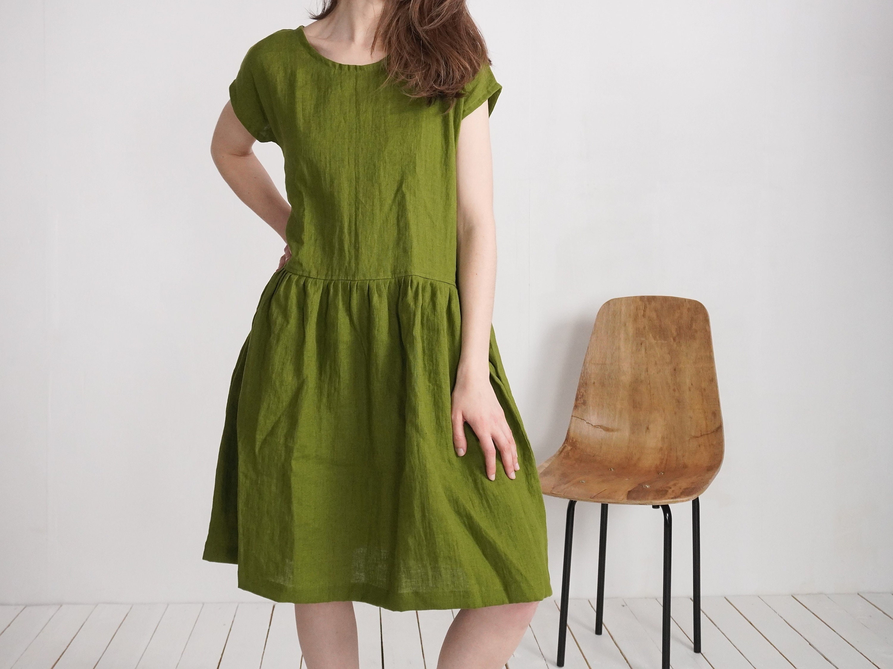 Abito midi a tunica in lino. Abito 100% lino. Abbigliamento estivo in lino sostenibile. Abito fluido. Abito in lino da donna. Abito a tunica petite -