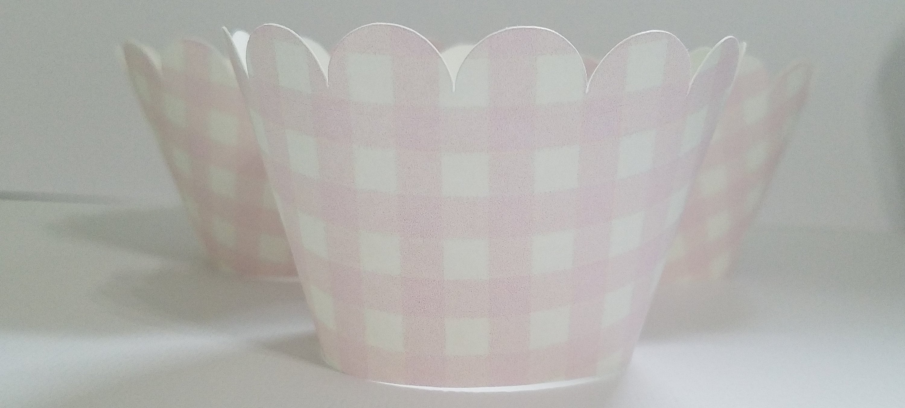 Involucri per cupcake, involucri per cupcake a quadretti rosa e bianchi, decorazioni a quadretti rosa, festa a quadretti rosa