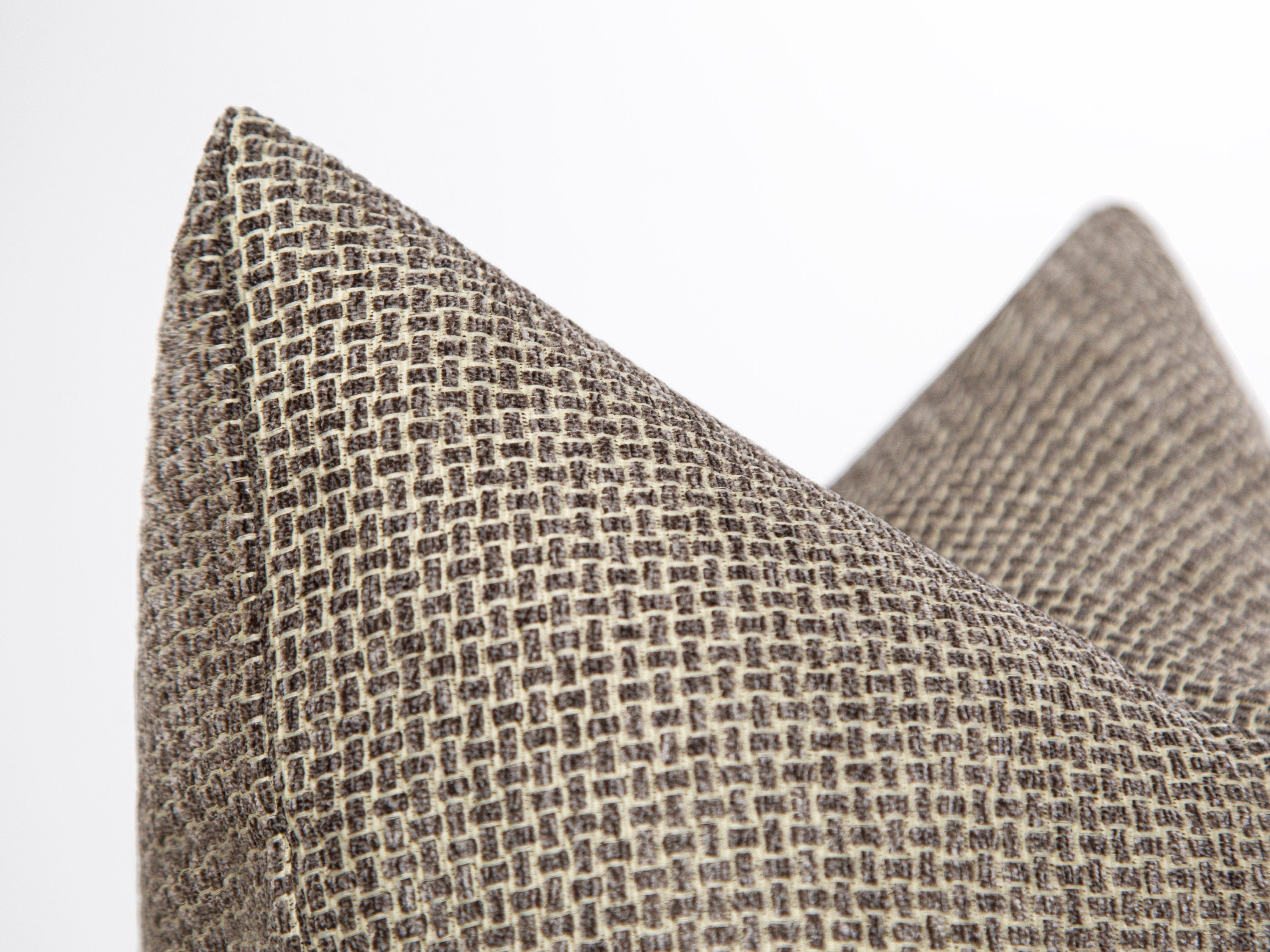 Federa per cuscino color tortora, federa per cuscino con motivo intrecciato, federa per cuscino geometrica color tortora, federa europea marrone testu