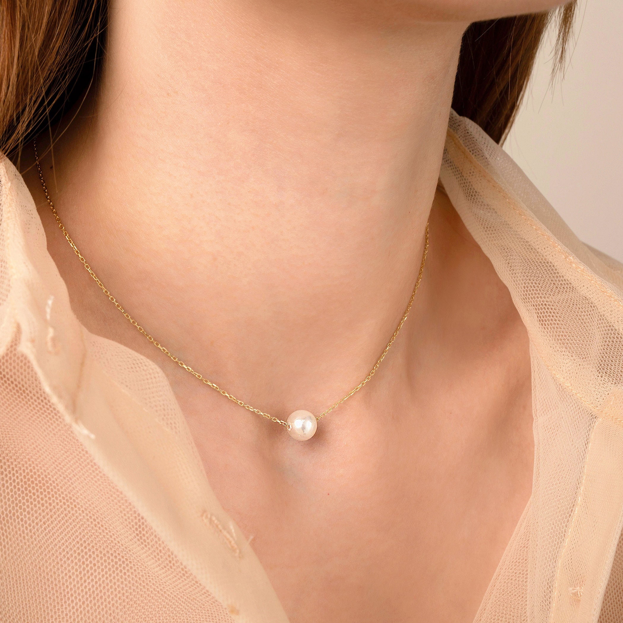 Collana di perle dorate, collana di perle delicate, collana di perle galleggianti singole, regalo per damigelle d'onore, regalo per la festa della mam