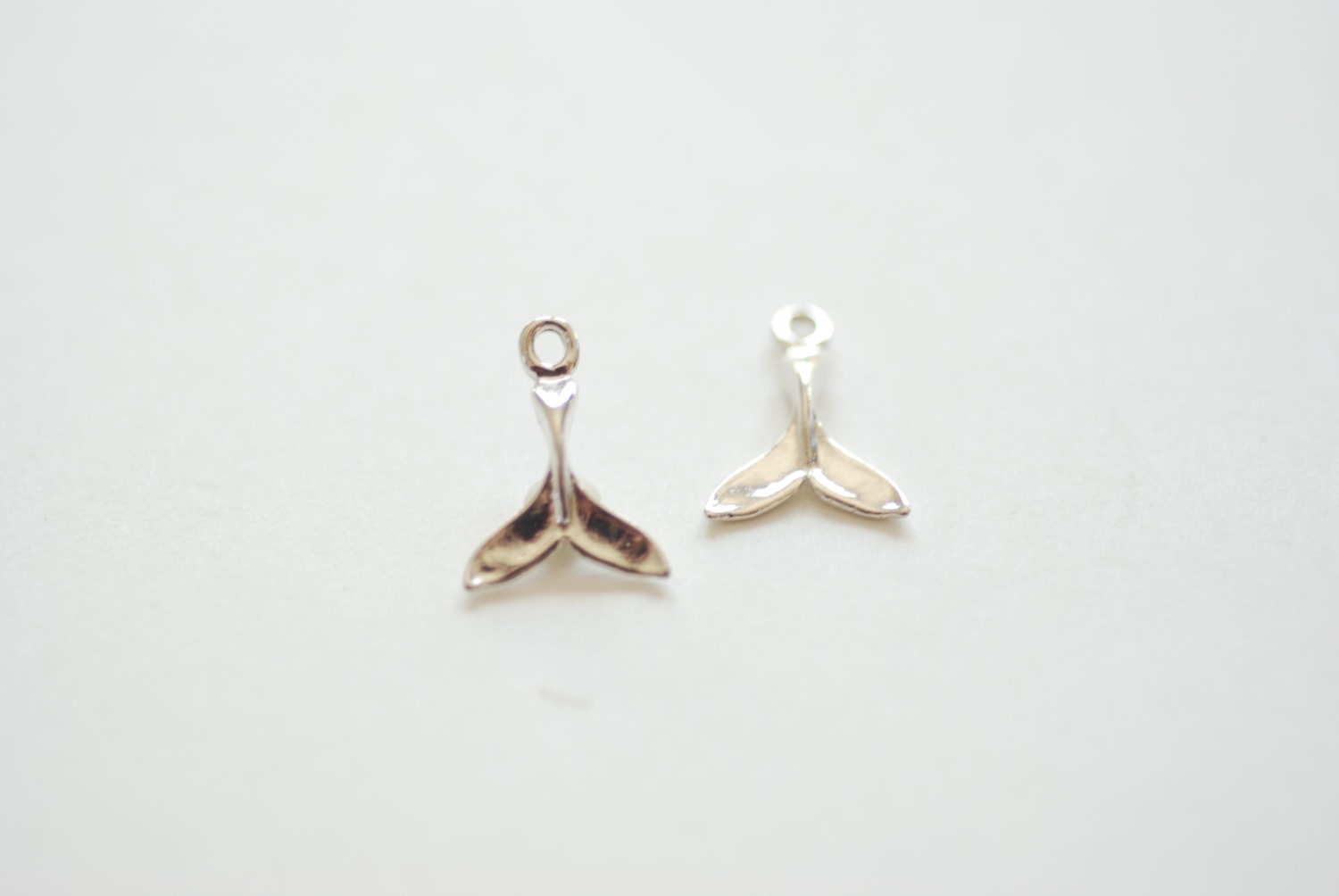 2pcs Sterling Silver Dolphin Tail Charm - Sterling Silver Fish Whale Dolphin tail fin, all'ingrosso Silver Charms, VermeilSupplies, 180