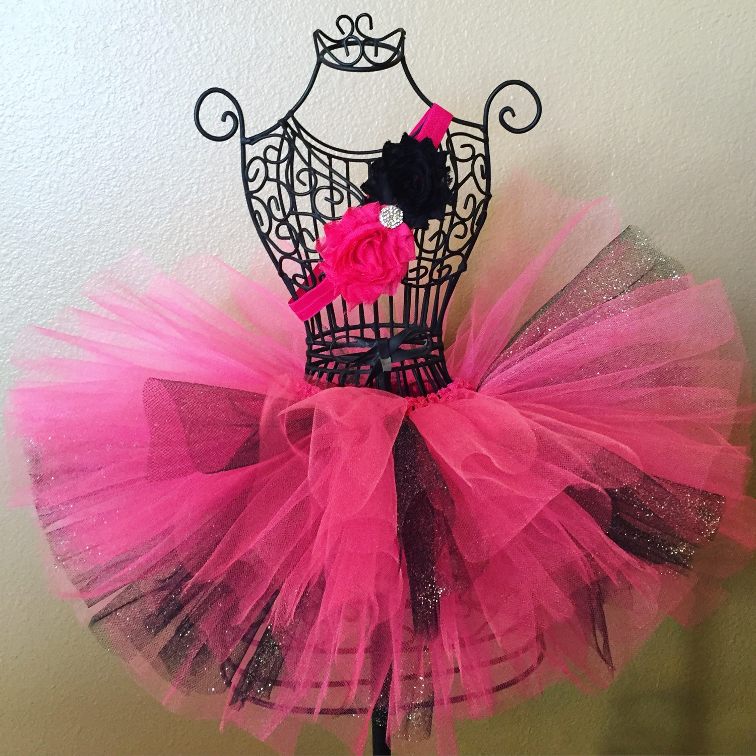 Tutù rosa shocking e nero, tutù da festa, tutù rosa, tutù nero, glitter, tutù per neonati, tutù per compleanni, tutù per neonati, tutù per bambini pic