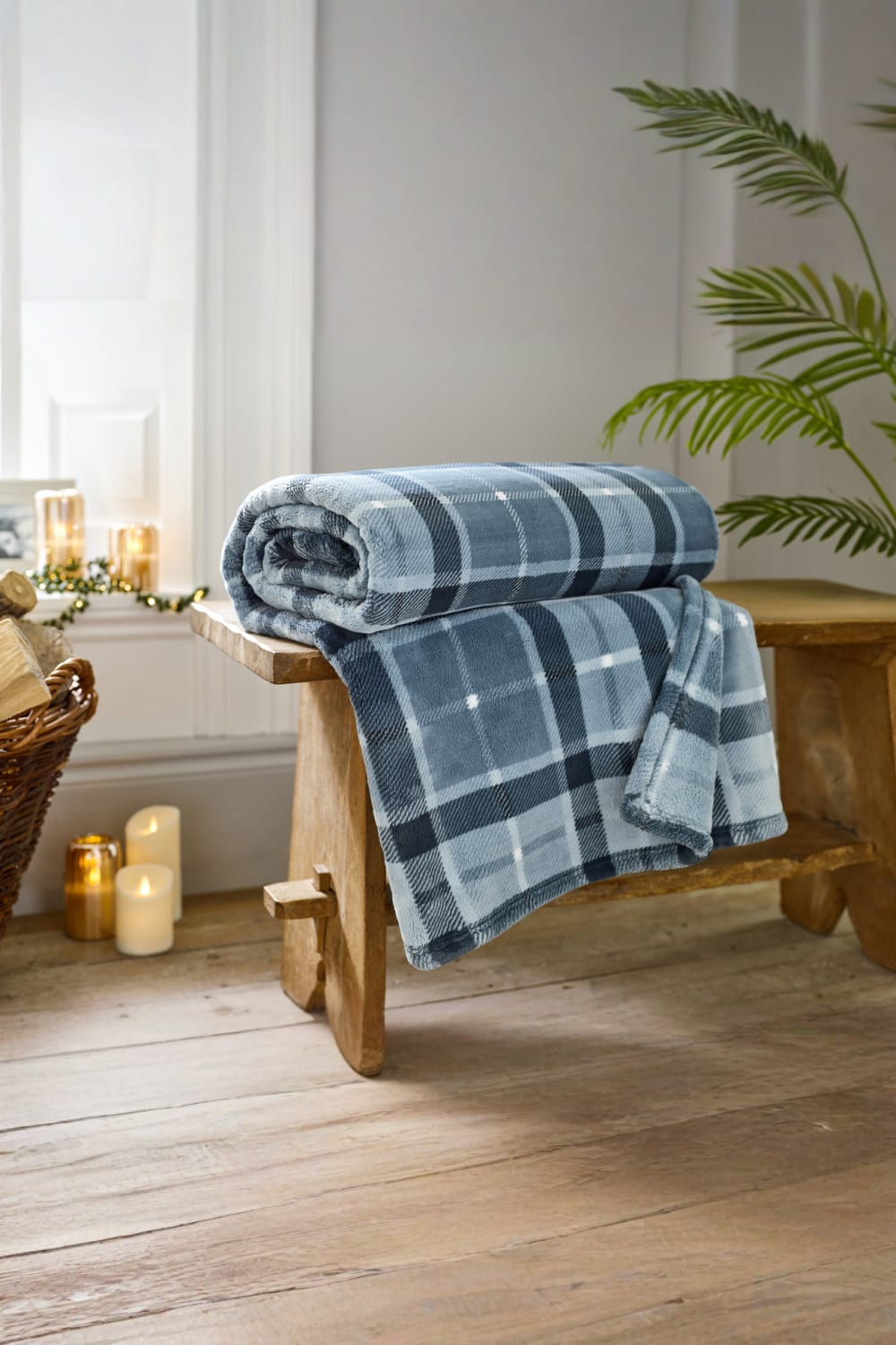 The Lyndon Company Pheasant Check Plush Throw – Navy Blanket, 140 x 180cm Fleece - Size 140 cm x 180 cm