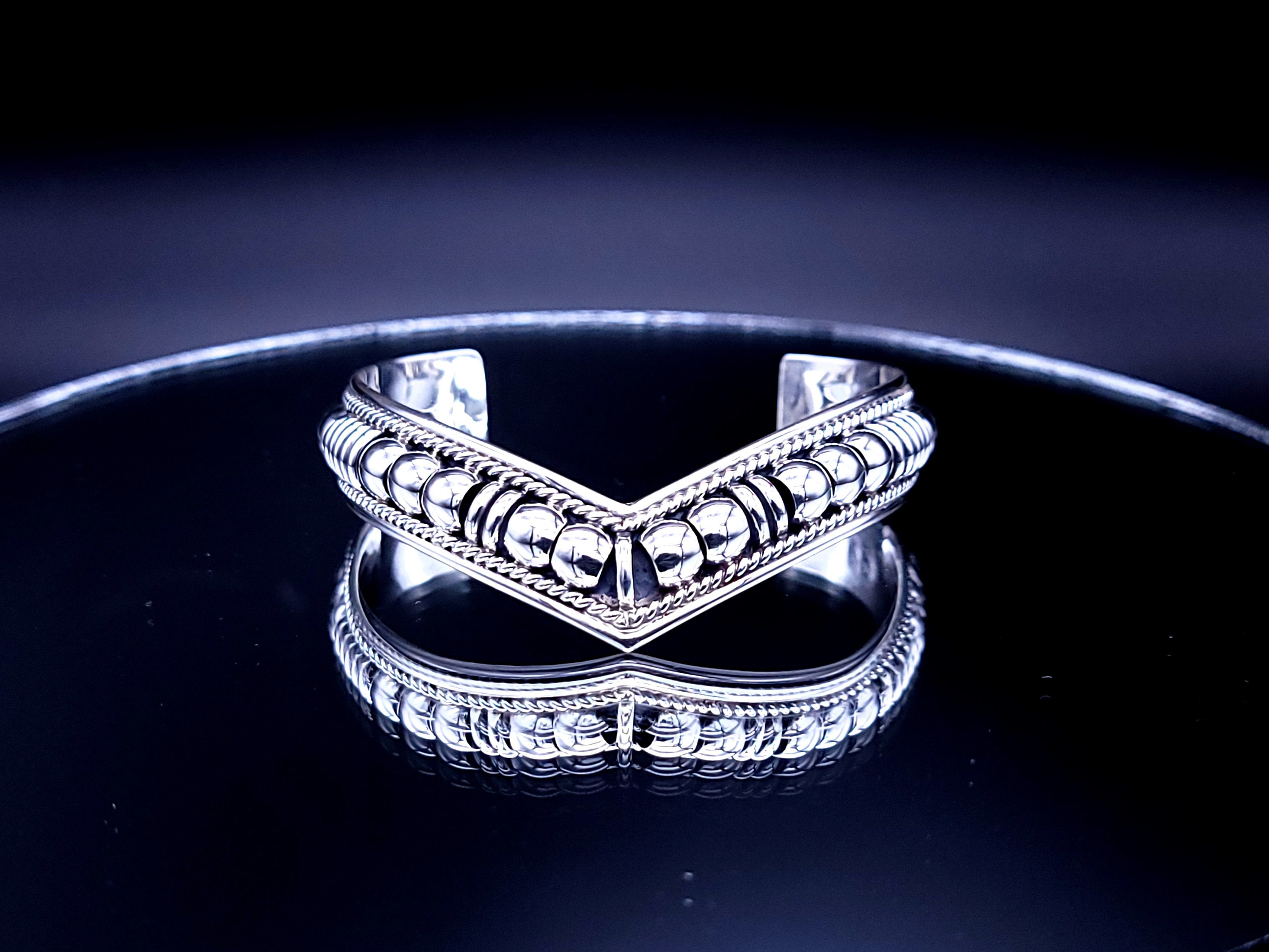 Bracciale rigido Navajo in argento sterling, bracciale rigido fatto a mano, gioiello in stile sud-occidentale, bracciale in argento audace, gioielli C