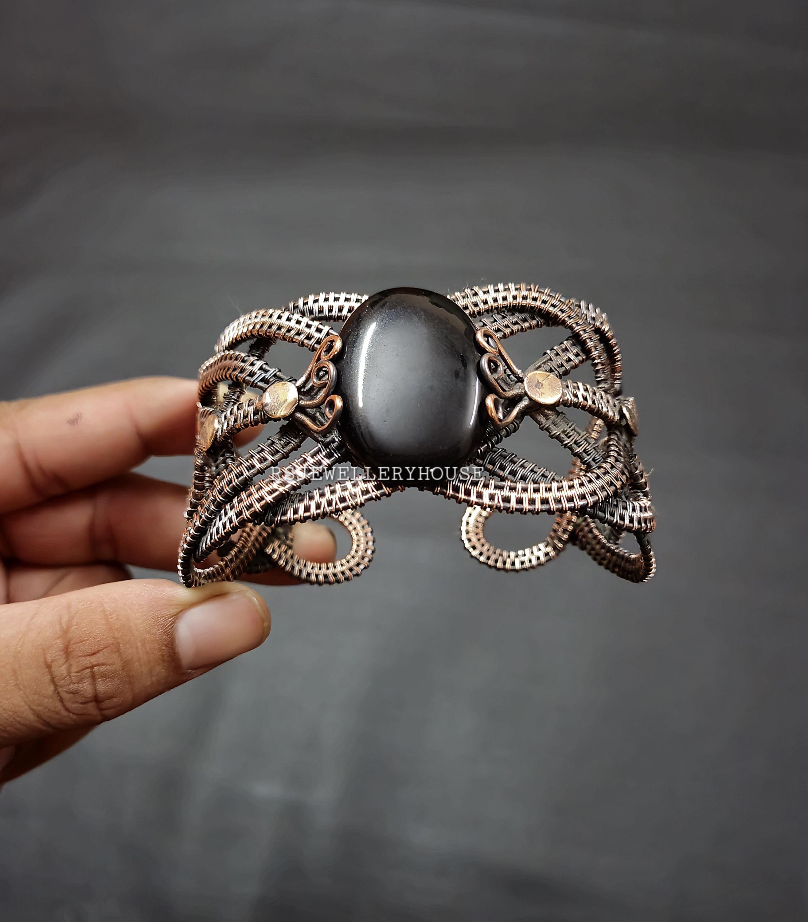 Bracciale rigido in onice nero e rame Bracciale rigido in onice Bracciale rigido in filo di rame Bracciale regolabile Gioielli in rame Braccialetto fa