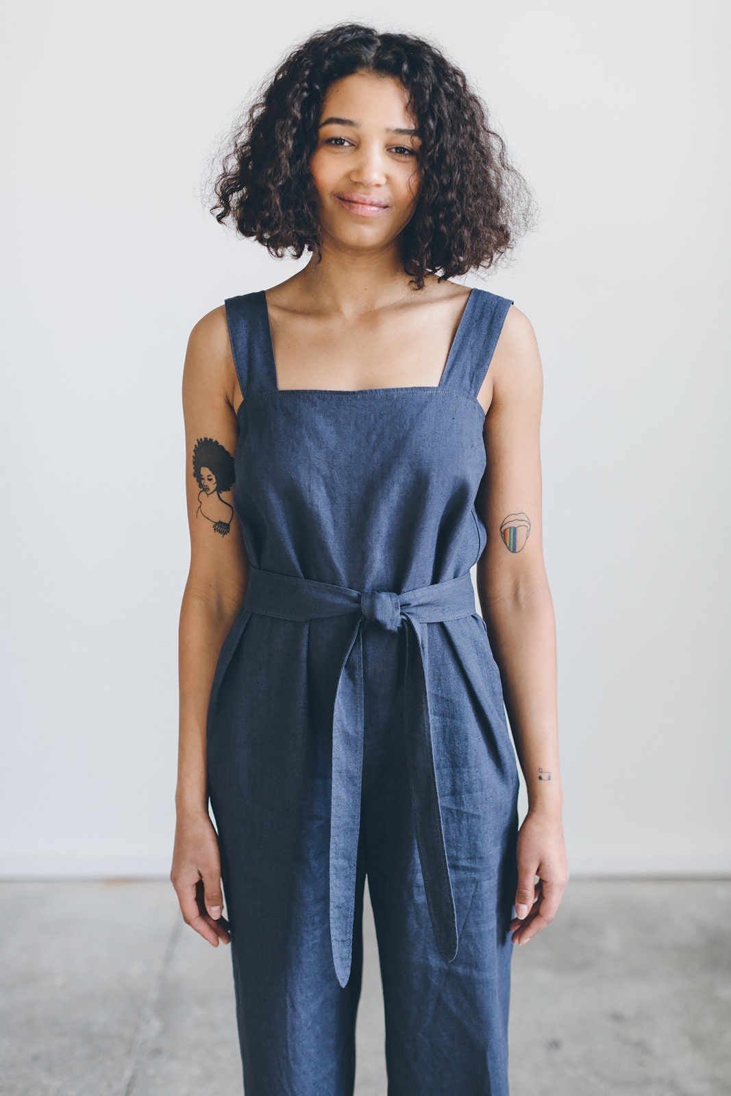 Tuta blu navy Naomi - Tuta in lino - Tuta oversize - Tuta in lino - Abbigliamento donna in lino - Salopette in lino - Tuta a gamba larga