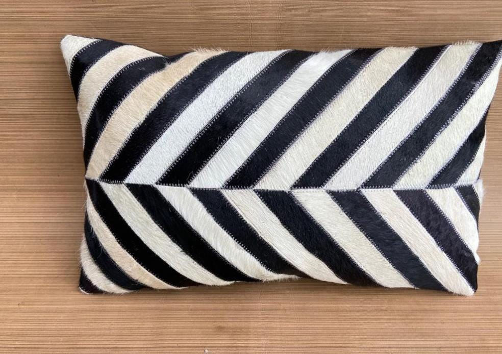 Fodera per cuscino lombare in pelle bovina realizzata a mano, patchwork a frecce bianche e nere ZC14