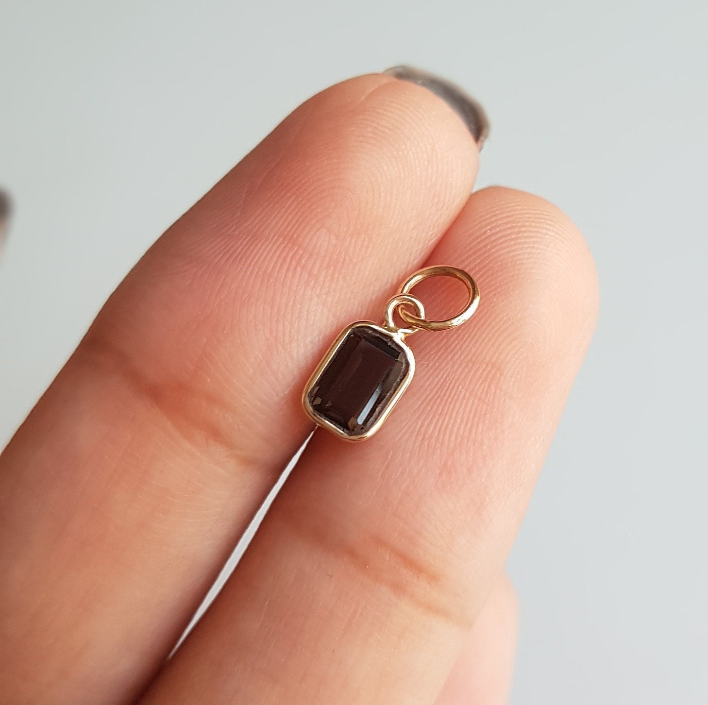 Ciondolo in quarzo fumé/oro 18 carati/ciondolo in quarzo taglio smeraldo/ciondolo minimalista fatto a mano/pietra portafortuna di giugno/regalo di ann