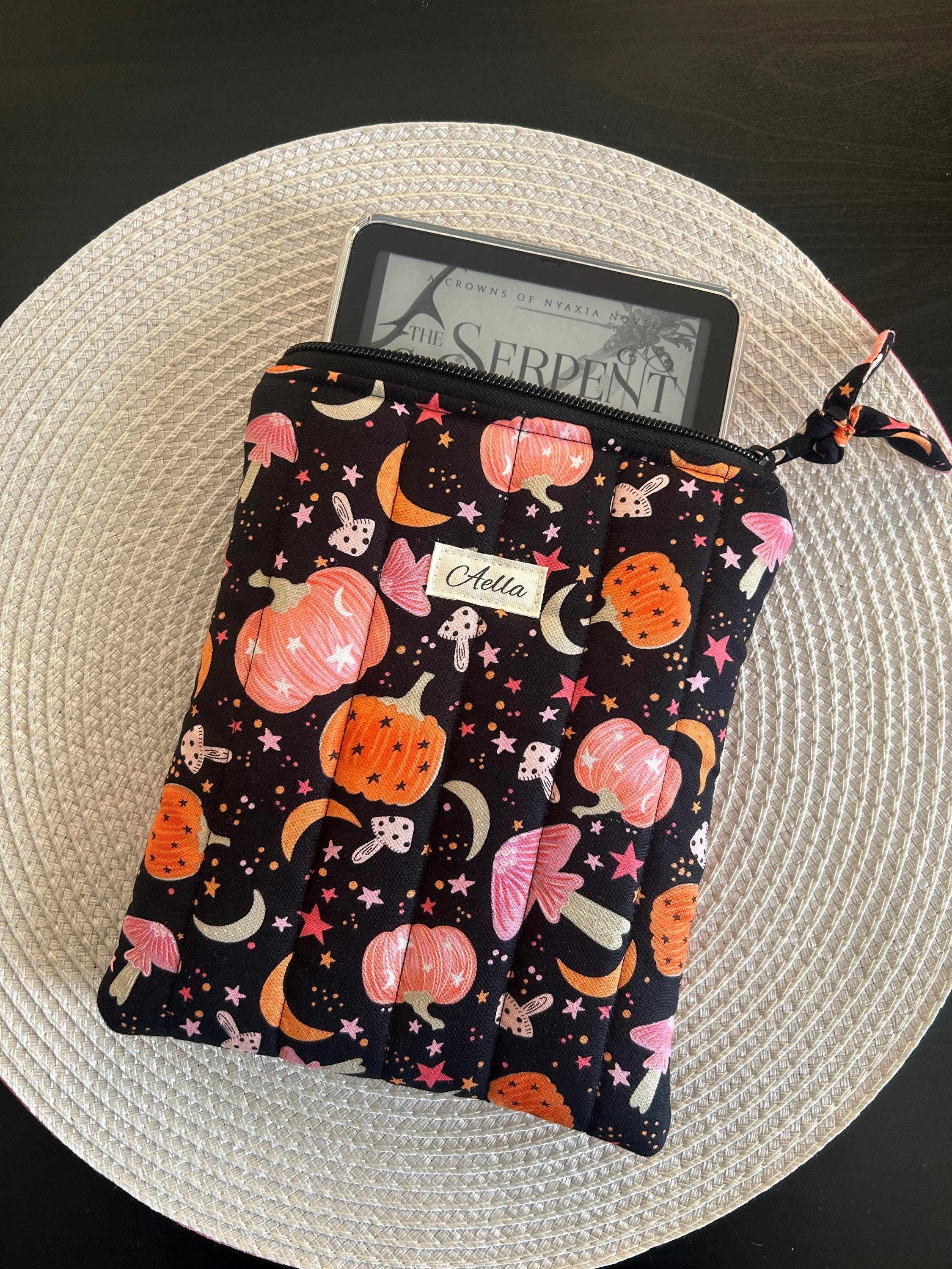 Custodia per Kindle, custodia per Kindle di Halloween, custodia per e-reader, protezione per e-reader, custodia trapuntata per Kindle, custodia con ce