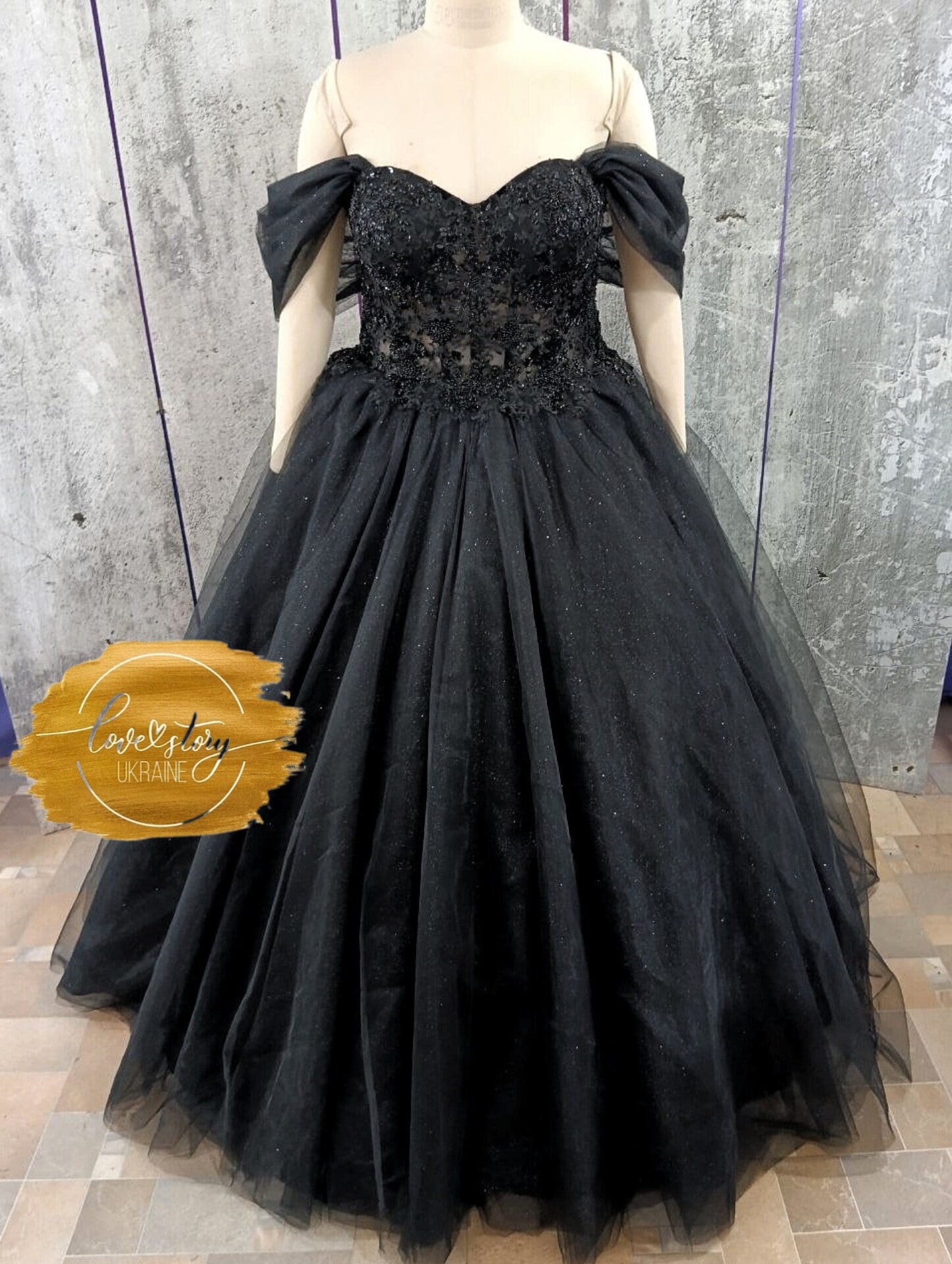 Abito da sposa gotico Abito da sposa boho con scollo a cuore Abito da sposa in tulle nero Abito da sposa in pizzo con perline Abito da ballo Abito da